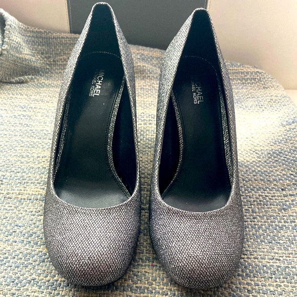 Michael Kors Porter Flex Pump Glitter Chain Mesh in size 7.5 - Picture 1 of 13